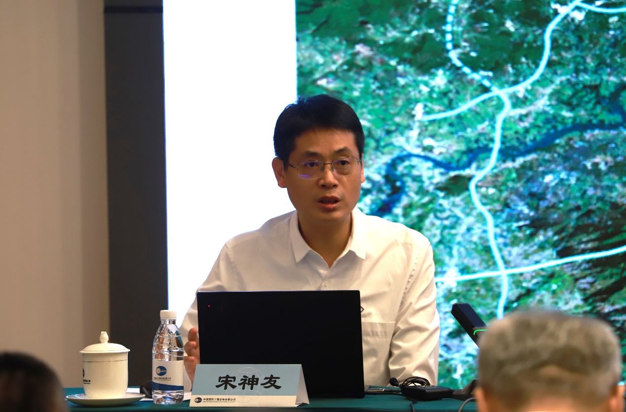 广东省公路建设有限公司副总经理,原深中通道管理中心主任、总工程师宋神友作专题讲座